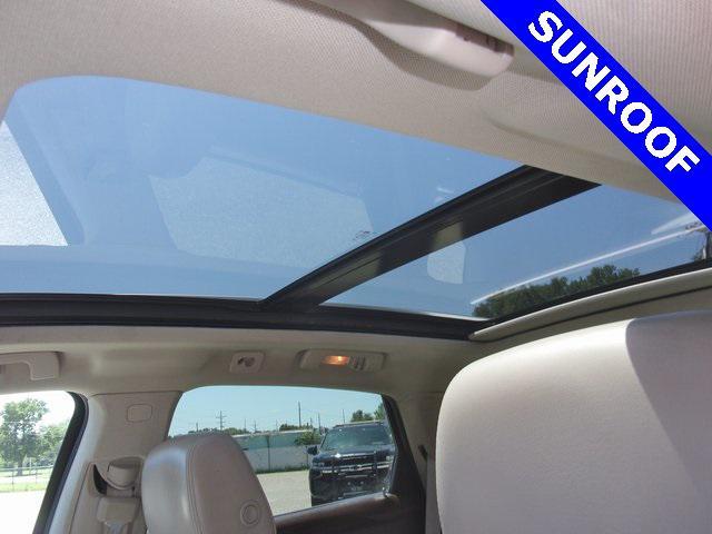 Photo of 2013 Platinum Ice Tricoat Cadillac SRX