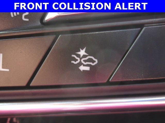 Photo of 2025 White Frost Tricoat Buick Enclave