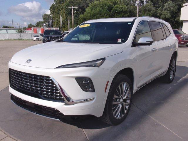 Photo of 2025 White Frost Tricoat Buick Enclave