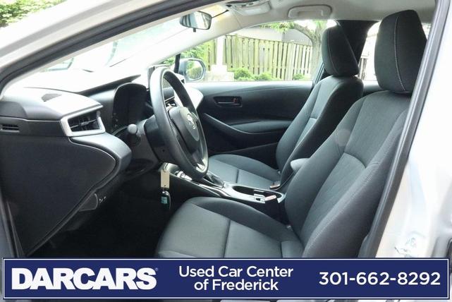 Photo of 2023 Classic Silver Toyota Corolla