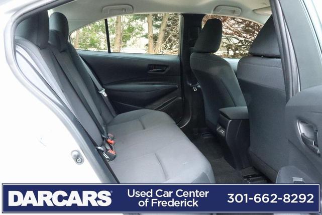 Photo of 2023 Classic Silver Toyota Corolla