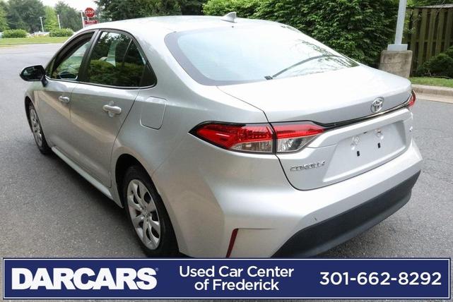Photo of 2023 Classic Silver Toyota Corolla