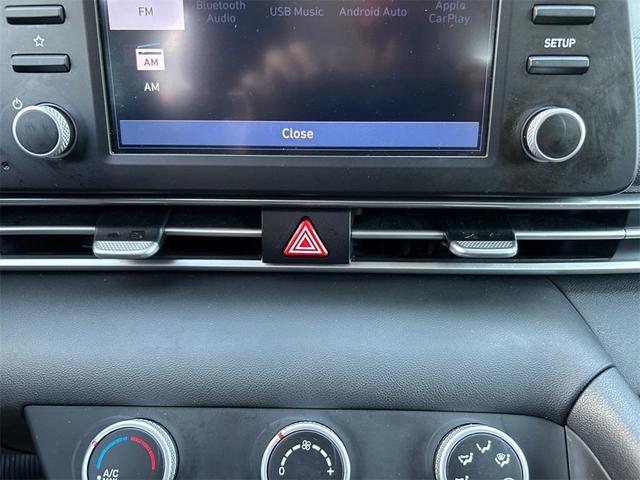 Photo of 2024 White Hyundai ELANTRA