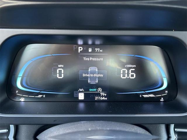 Photo of 2024 White Hyundai ELANTRA