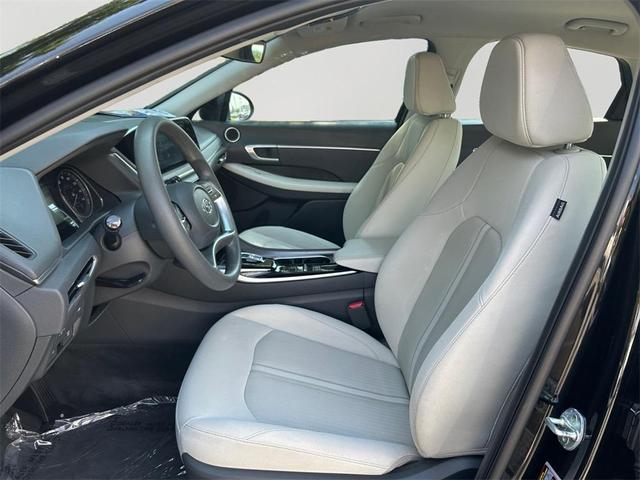 Photo of 2022 Phantom Black Hyundai SONATA