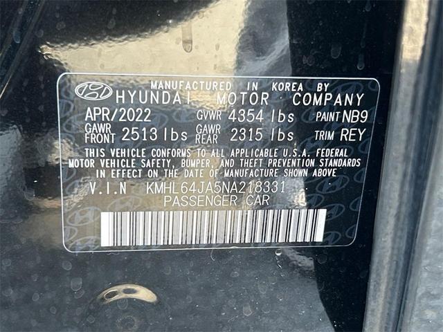 Photo of 2022 Phantom Black Hyundai SONATA