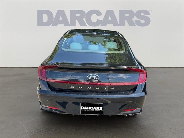 Photo of 2022 Phantom Black Hyundai SONATA
