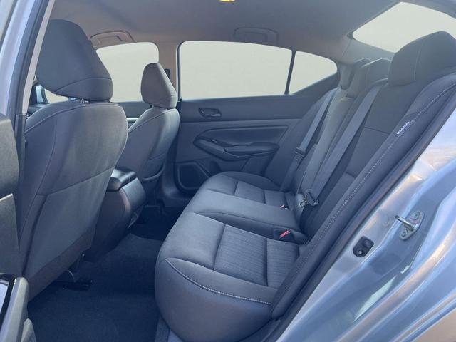 Photo of 2023 Brilliant Silver Metallic Nissan Altima