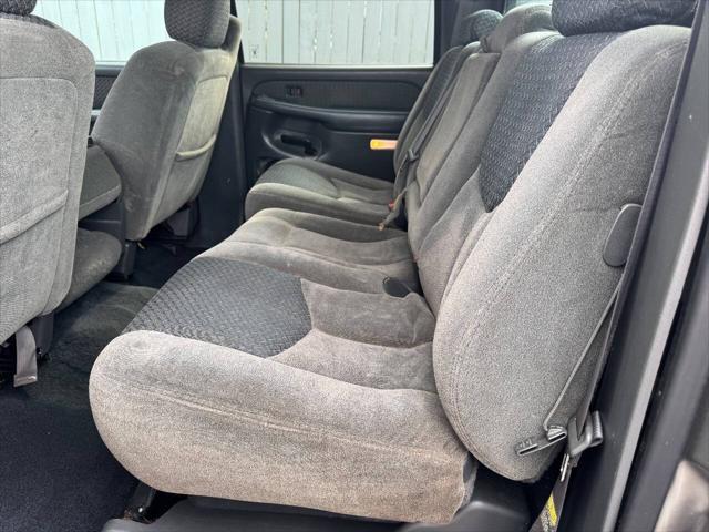 Photo of 2003 Silver Chevrolet Avalanche