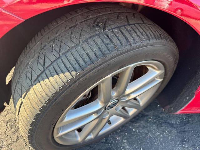 Photo of 2008 Red Volkswagen Eos