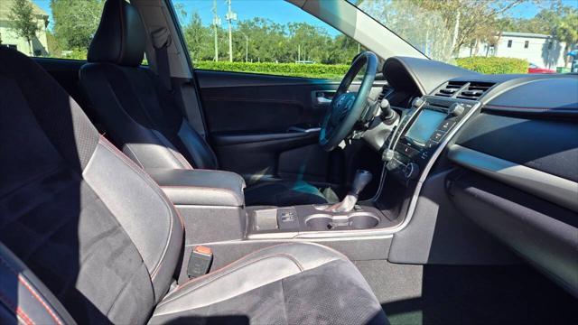 Photo of 2016 Burgundy Toyota Camry