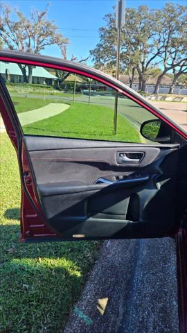 Photo of 2016 Burgundy Toyota Camry