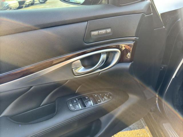 Photo of 2016 Black Obsidian INFINITI Q70L