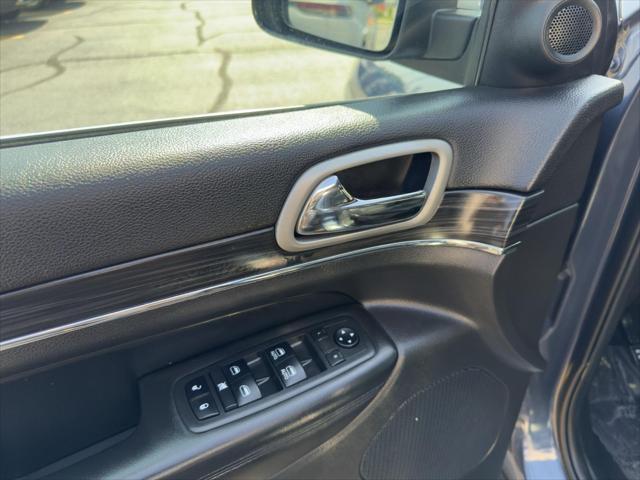 Photo of 2019 Slate Blue Pearlcoat Jeep Grand Cherokee