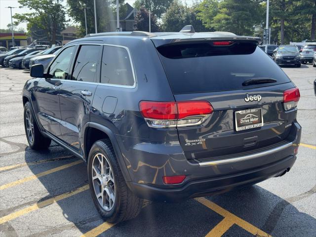 Photo of 2019 Slate Blue Pearlcoat Jeep Grand Cherokee