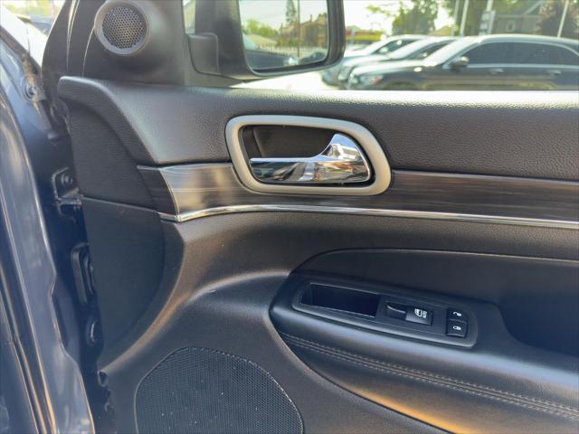 Photo of 2019 Slate Blue Pearlcoat Jeep Grand Cherokee
