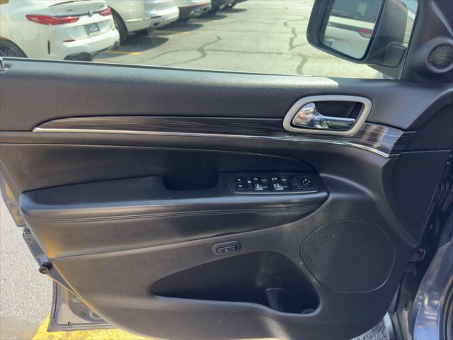 Photo of 2019 Slate Blue Pearlcoat Jeep Grand Cherokee