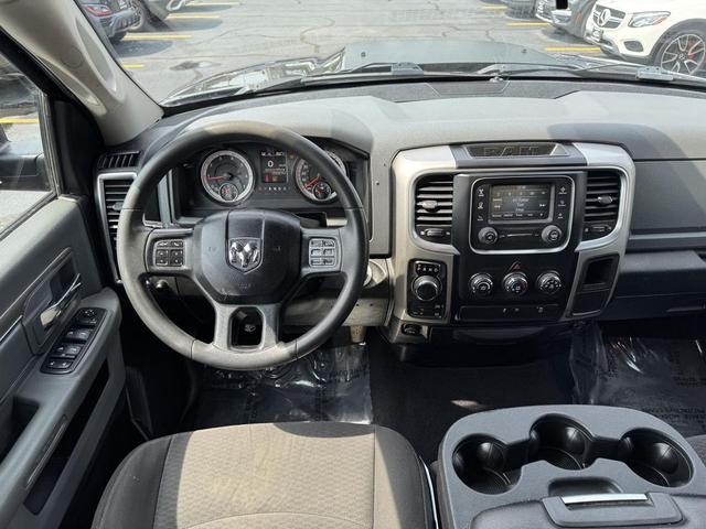 Photo of 2020 Granite Crystal Metallic Clearcoat RAM 1500 Classic