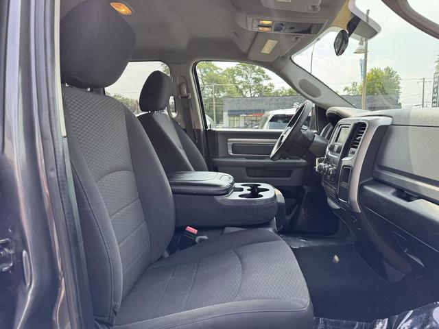 Photo of 2020 Granite Crystal Metallic Clearcoat RAM 1500 Classic