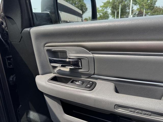 Photo of 2020 Granite Crystal Metallic Clearcoat RAM 1500 Classic