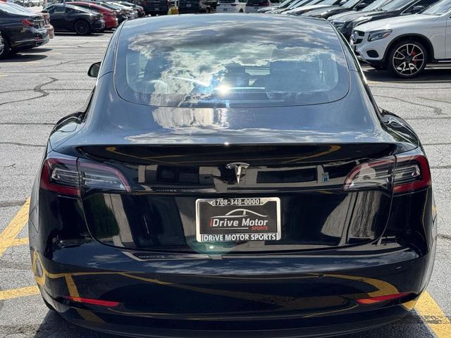 Photo of 2019 Solid Black Tesla Model 3