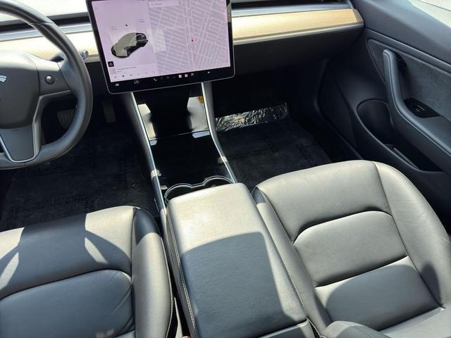 Photo of 2019 Solid Black Tesla Model 3