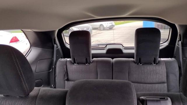 Photo of 2015 White Nissan Pathfinder