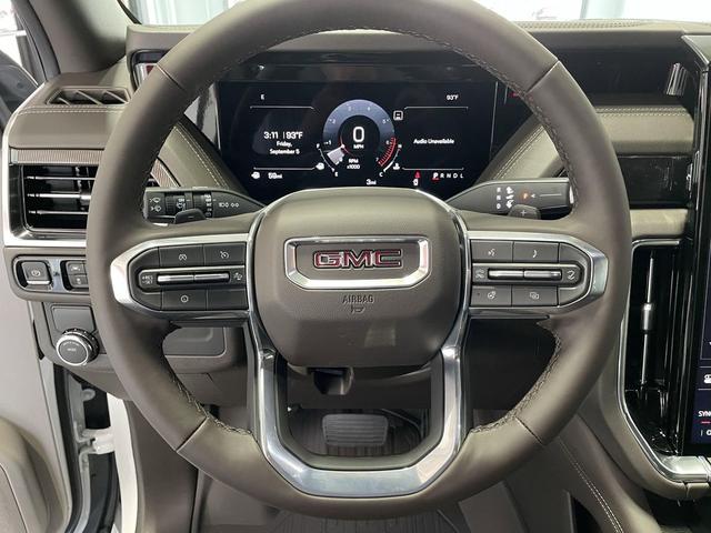 Photo of 2025 Summit White GMC Yukon XL