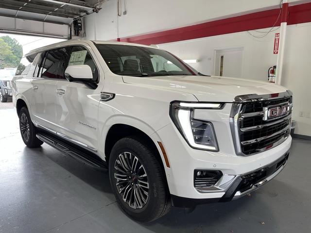 Photo of 2025 Summit White GMC Yukon XL