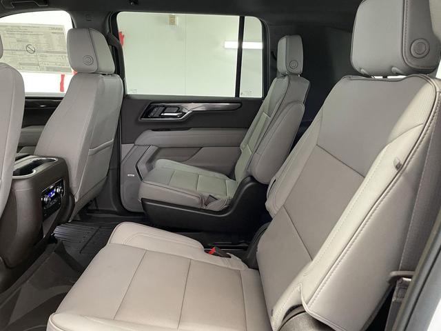 Photo of 2025 Summit White GMC Yukon XL