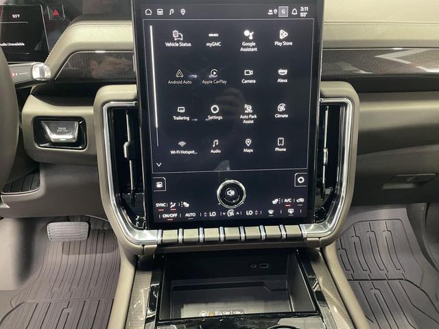 Photo of 2025 Summit White GMC Yukon XL