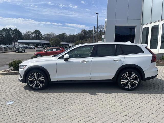 Photo of 2025 Crystal White Volvo V60 Cross Country