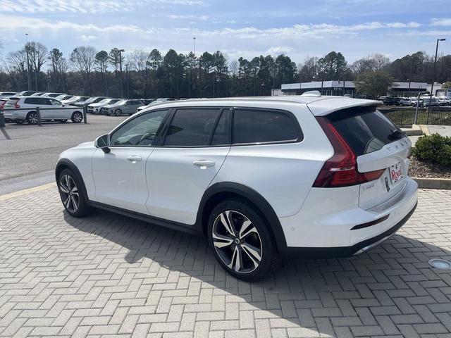 Photo of 2025 Crystal White Volvo V60 Cross Country