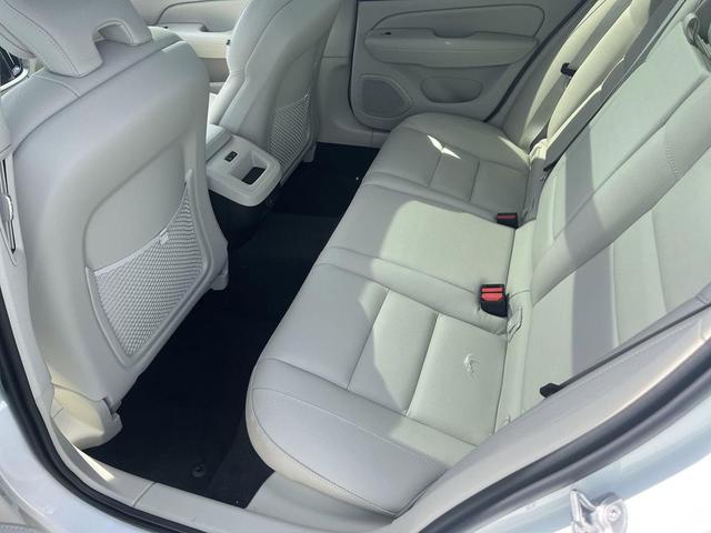 Photo of 2025 Crystal White Volvo V60 Cross Country