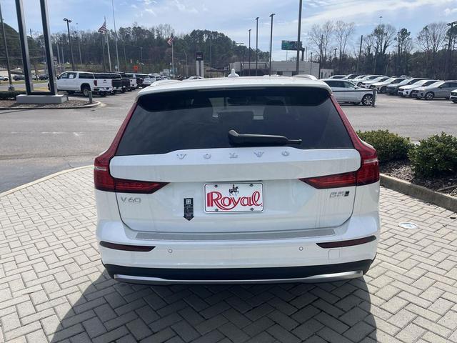 Photo of 2025 Crystal White Volvo V60 Cross Country