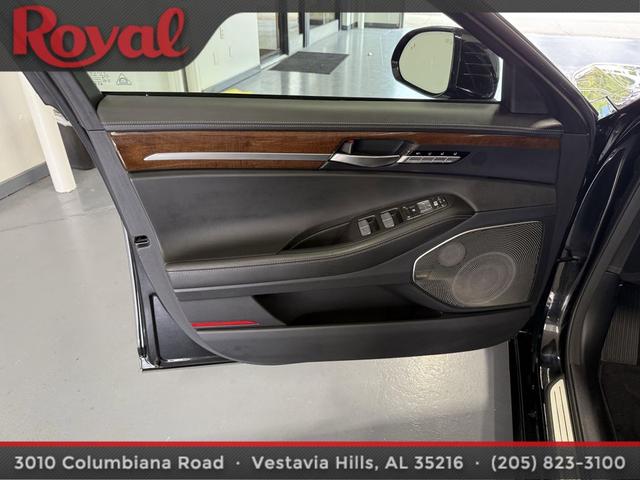 Photo of 2017 Caspian Black Genesis G90