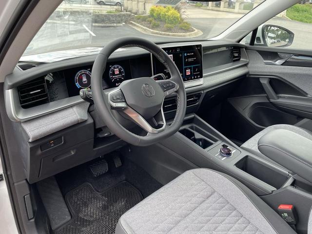 Photo of 2025 Pure White Volkswagen Tiguan