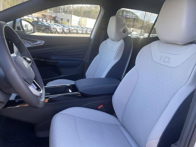 Photo of 2025 Opal White w/Black Roof Volkswagen ID.4