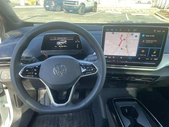 Photo of 2025 Opal White w/Black Roof Volkswagen ID.4