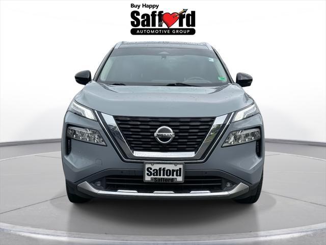 Photo of 2021 Boulder Gray Pearl/Super Black Nissan Rogue