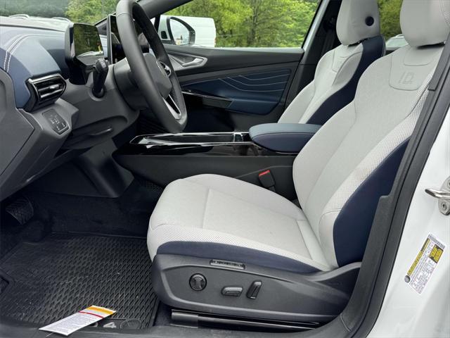 Photo of 2025 White Pearl Volkswagen ID.4