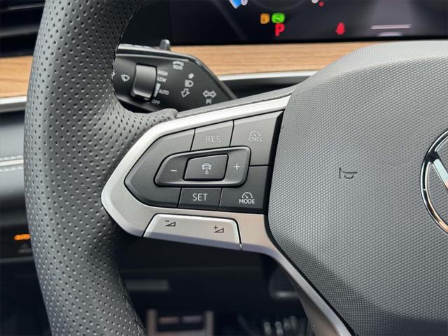 Photo of 2025 White Pearl Volkswagen Tiguan