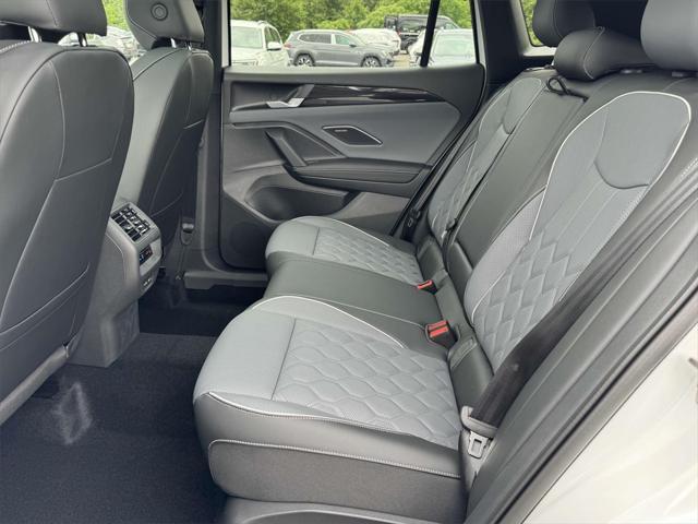 Photo of 2025 White Pearl Volkswagen Tiguan
