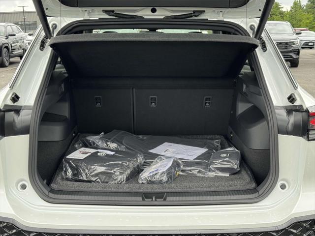Photo of 2025 White Pearl Volkswagen Tiguan