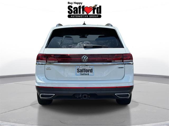 Photo of 2025 Pure White Volkswagen Atlas