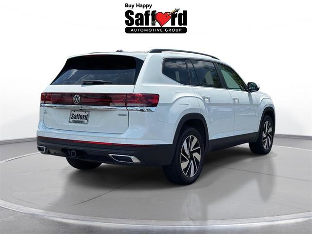 Photo of 2025 Pure White Volkswagen Atlas