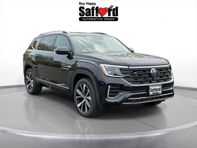 Photo of 2025 Deep Black Pearl Volkswagen Atlas