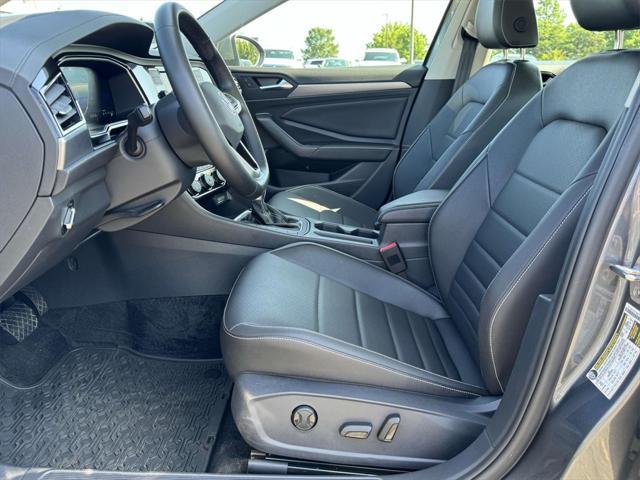 Photo of 2024 Platinum Gray Metallic Volkswagen Jetta