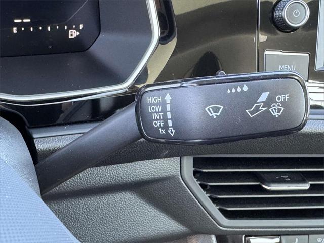 Photo of 2024 Platinum Gray Metallic Volkswagen Jetta
