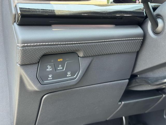 Photo of 2025 Gray Volkswagen Atlas